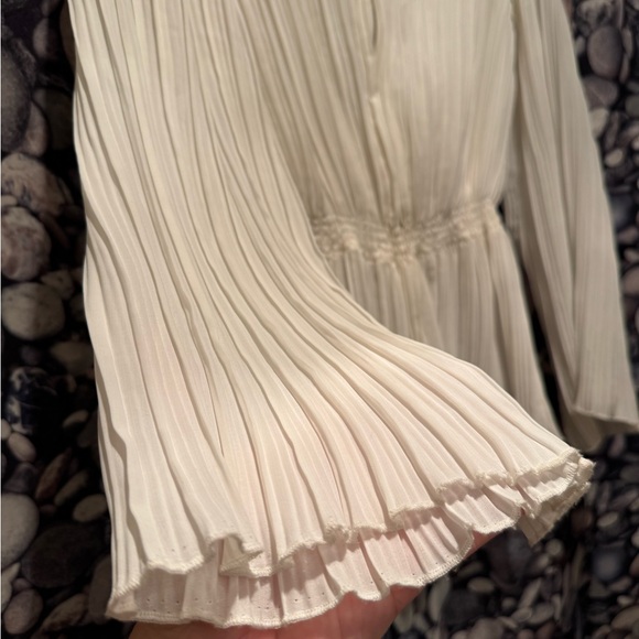 90’s Pleated Blouse - Picture 5 of 10